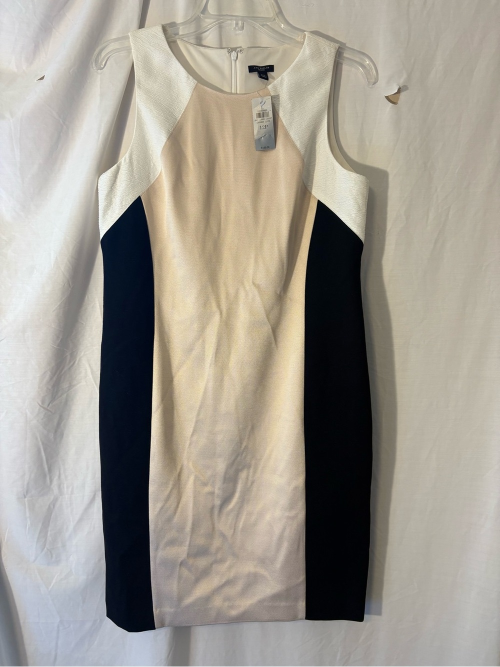Ann Taylor Sleeveless Colorblock Sheath Dress in Cream, White & Black